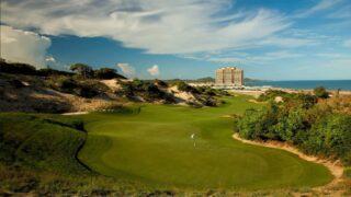 San-Golf-The-Bluffs-tai-to-hop-ty-do-The-Grand-Ho-Tram